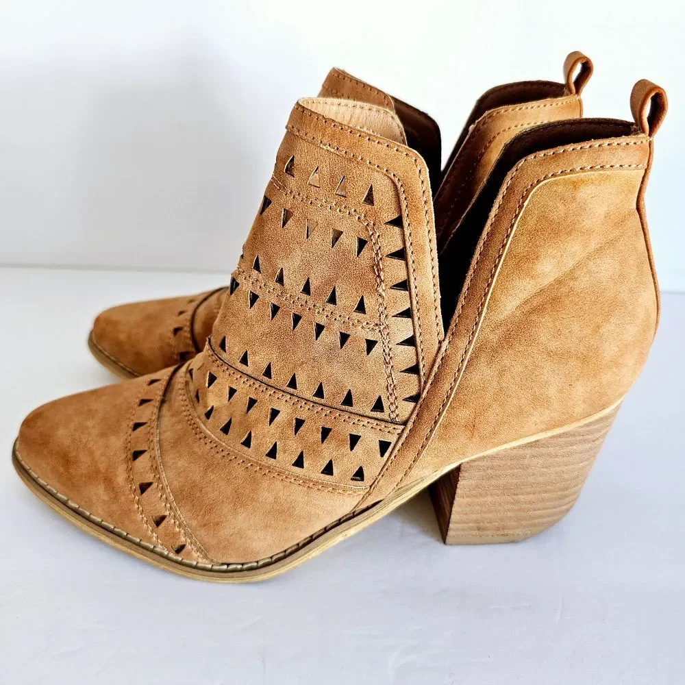 Mi.iM Womens Sz 9 Suede Leather Cut-Out Camel Pull On Ankle Boots - Sh347.2‎